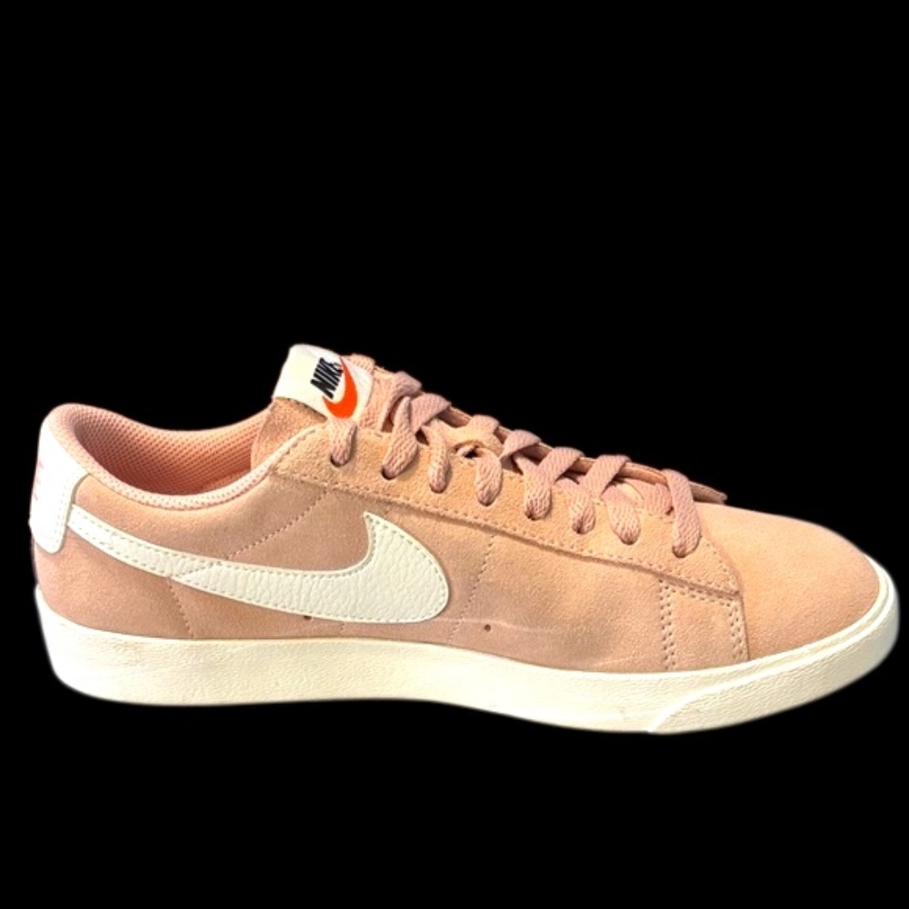 NWOT-Nike Women’s Blazer Low SD Sneakers in Coral Stardust (soft pink) suede - Picture 3 of 15